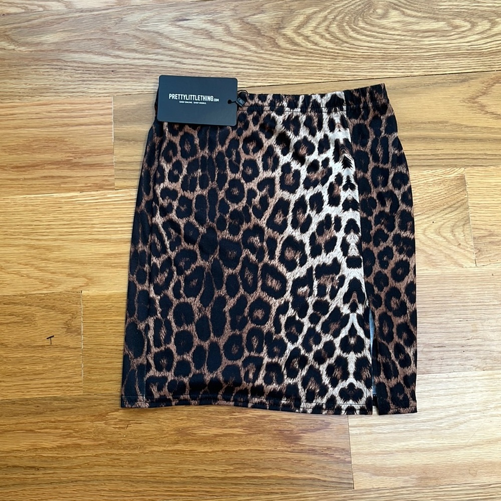 NWT Pretty Little Thing Leopard Skirt Size 4